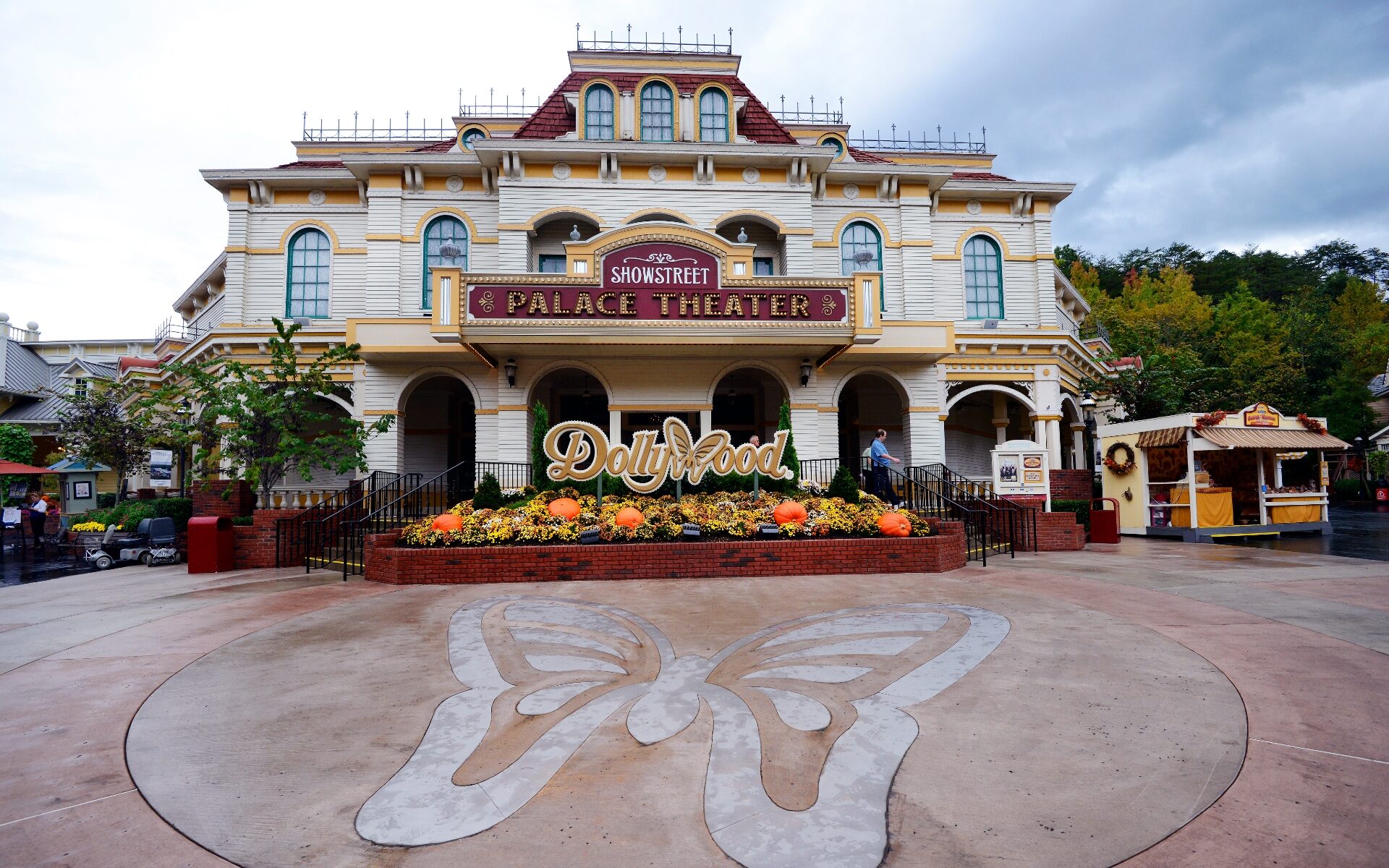 Dollywood in Tennessee outside view of Palace Theater, Showstreet