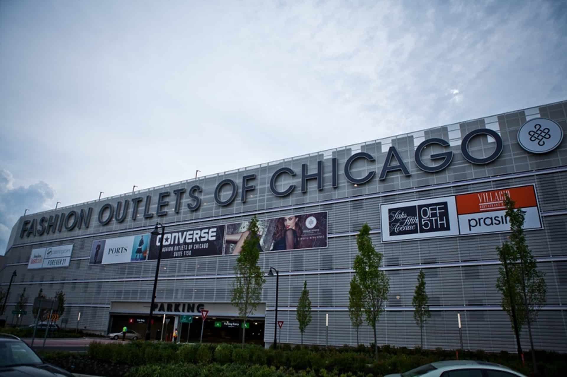 Fashion Outlets of Chicago outside view of building