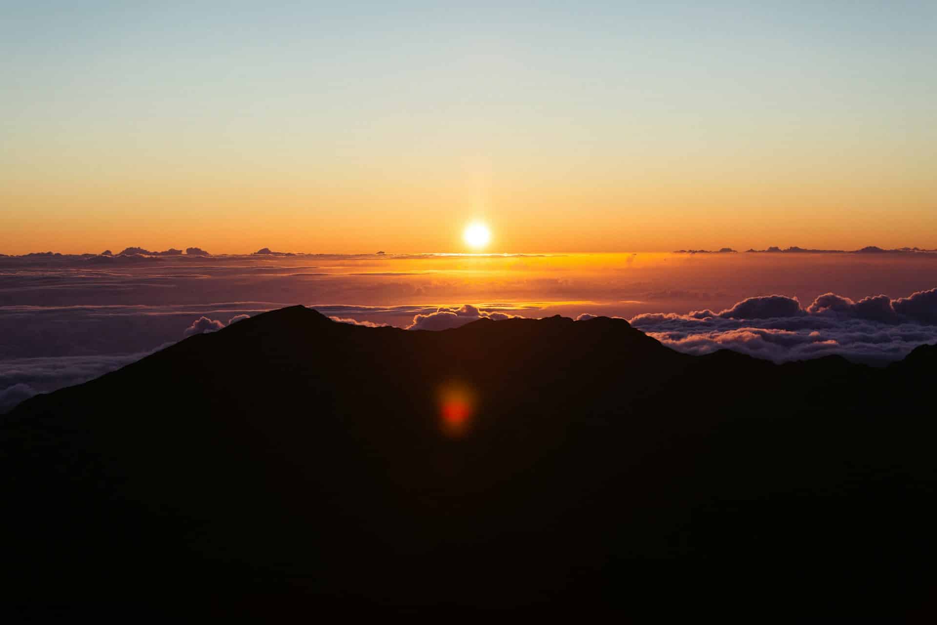 Hawaii Haleakala Maui Sunrise Photo by Rina Miele from Unsplash