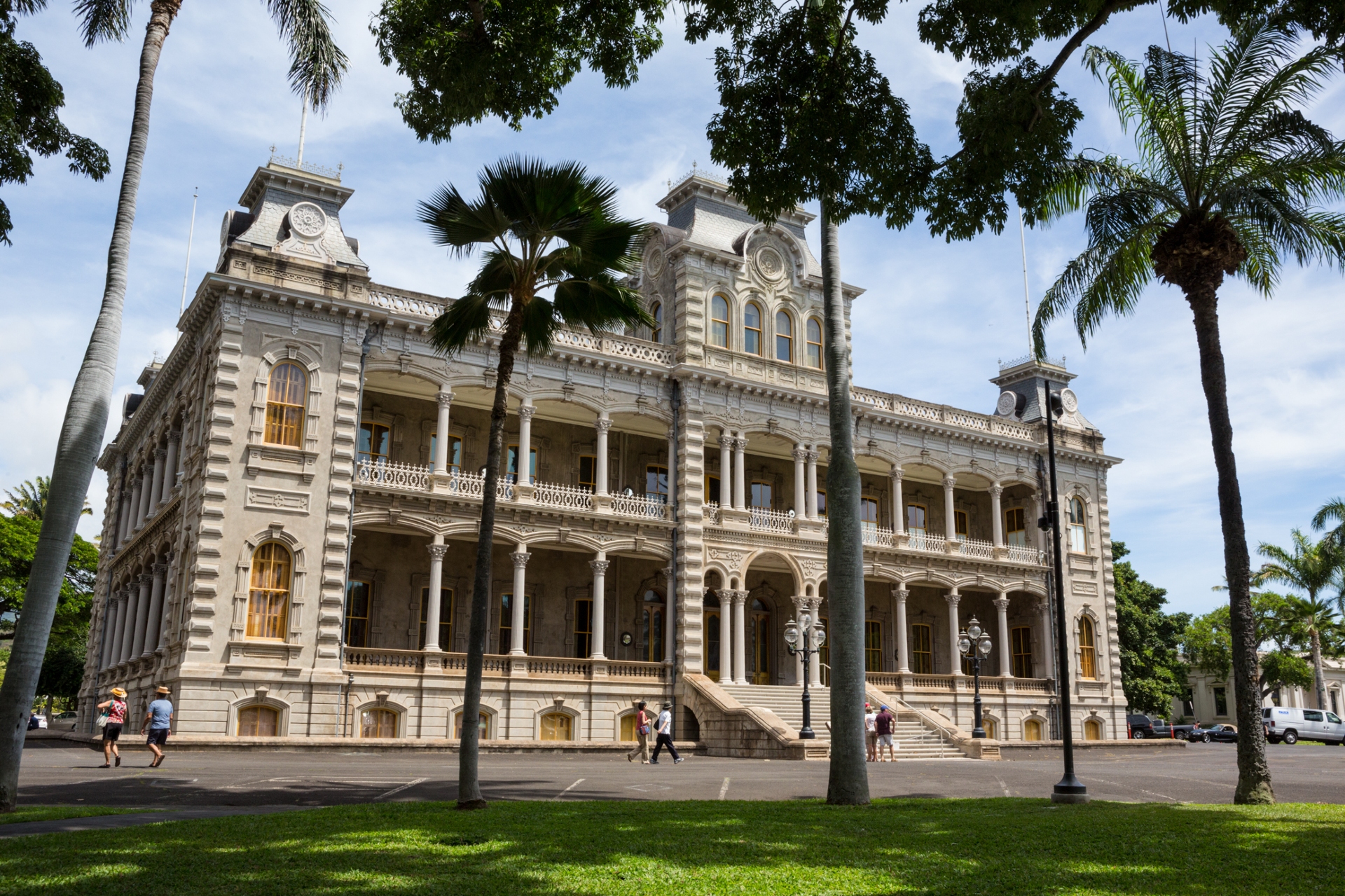 Iolani Palace outside view of beautiful historic building