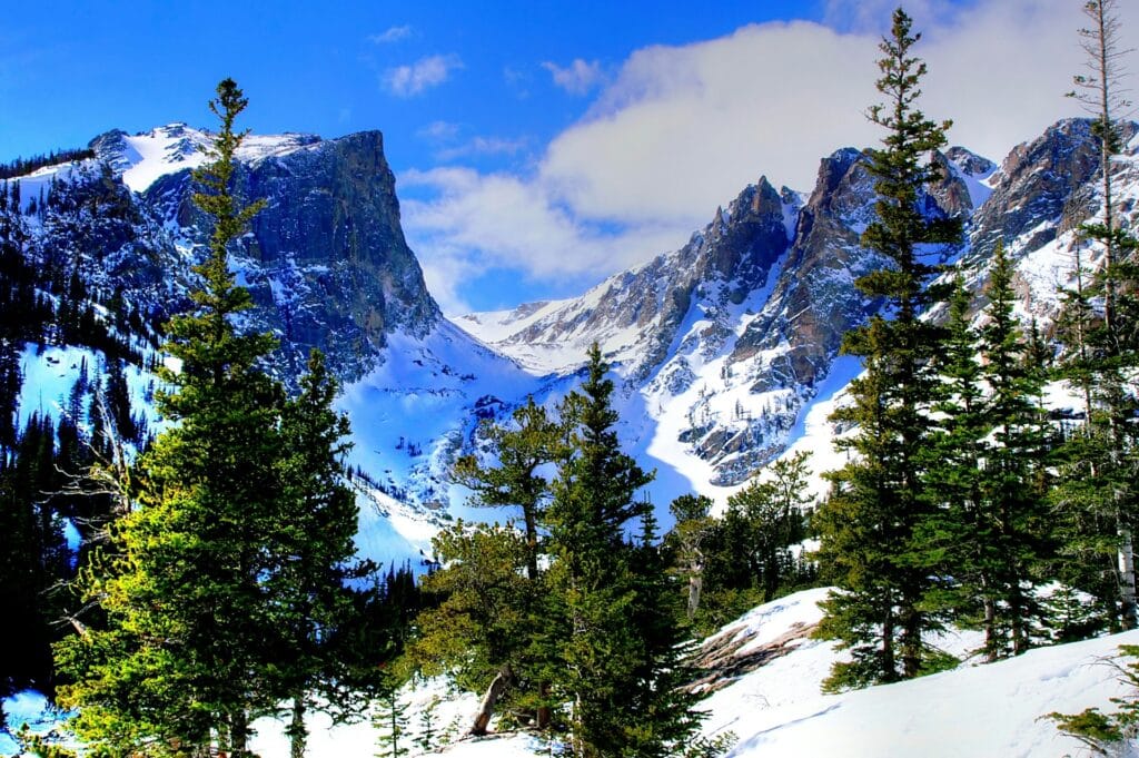 Rocky Mountain National Park gorgeous clear mountains in Cororado