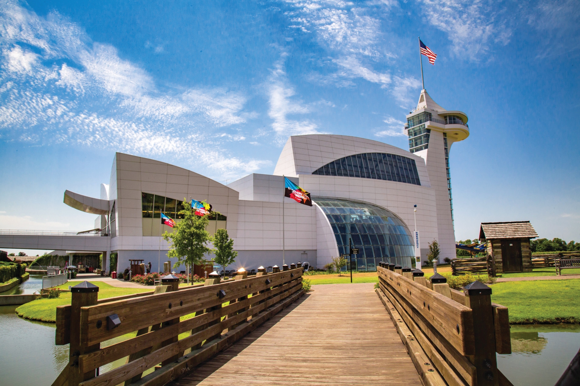 Discovery Park of America outside view