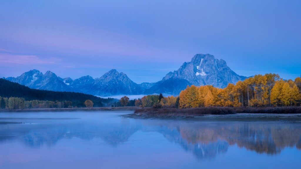 Wyoming_Grand Teton National Park stunning views of the lake & mountains mo