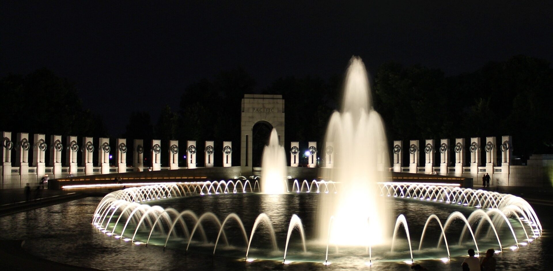 WWii Memorial at night with lit up fountain