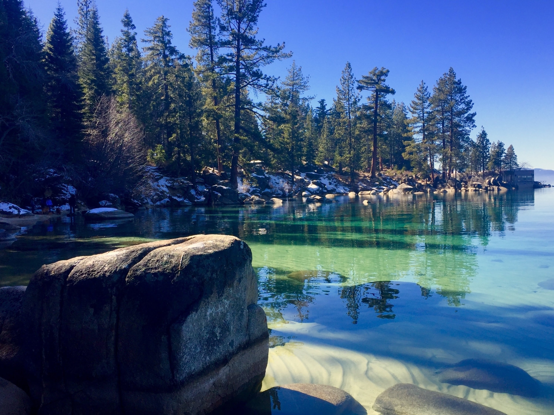 Lake Tahoe stunning clear water of Lake Tahoe