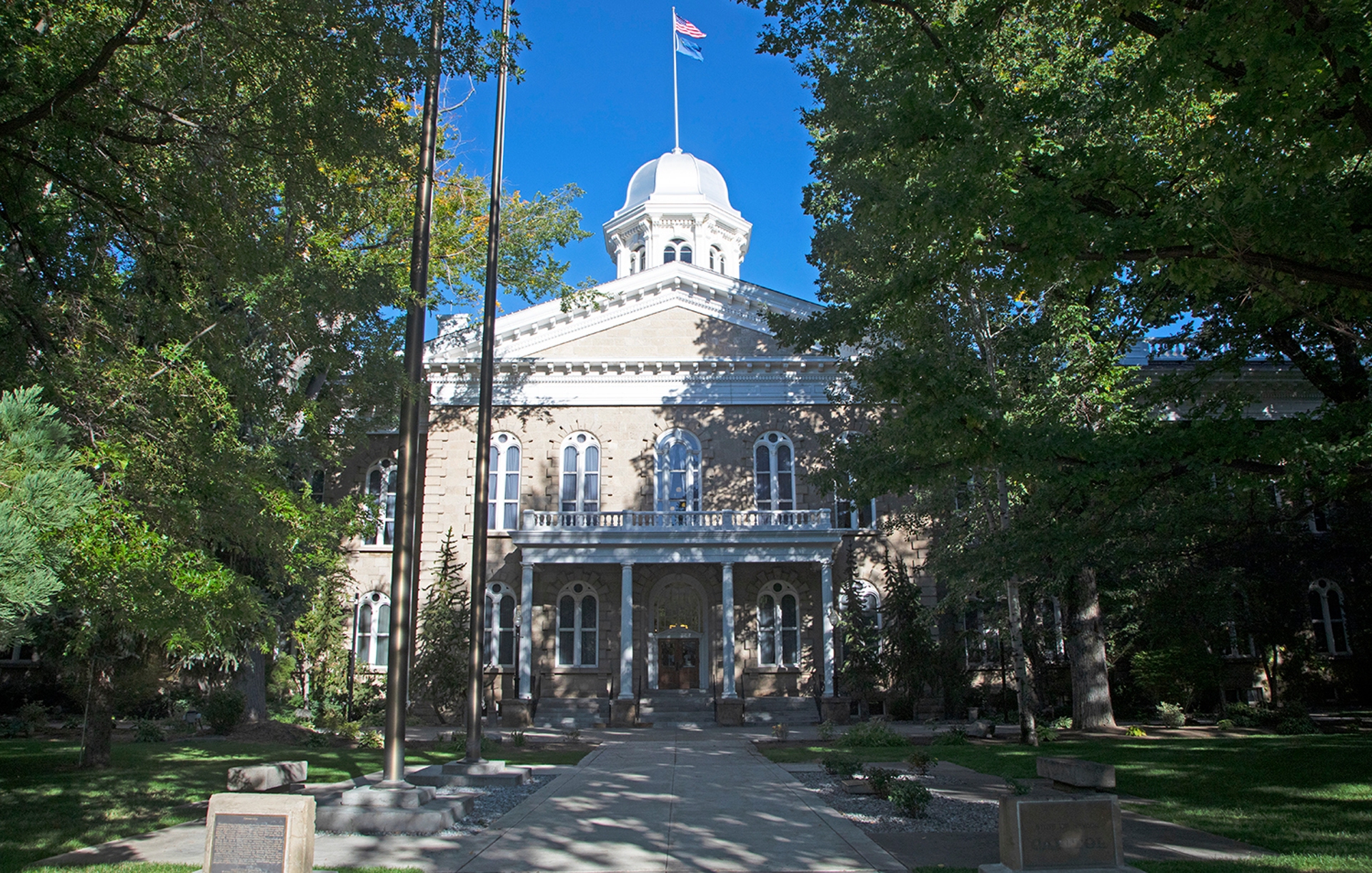 Capitol_Carson City building with USA flag