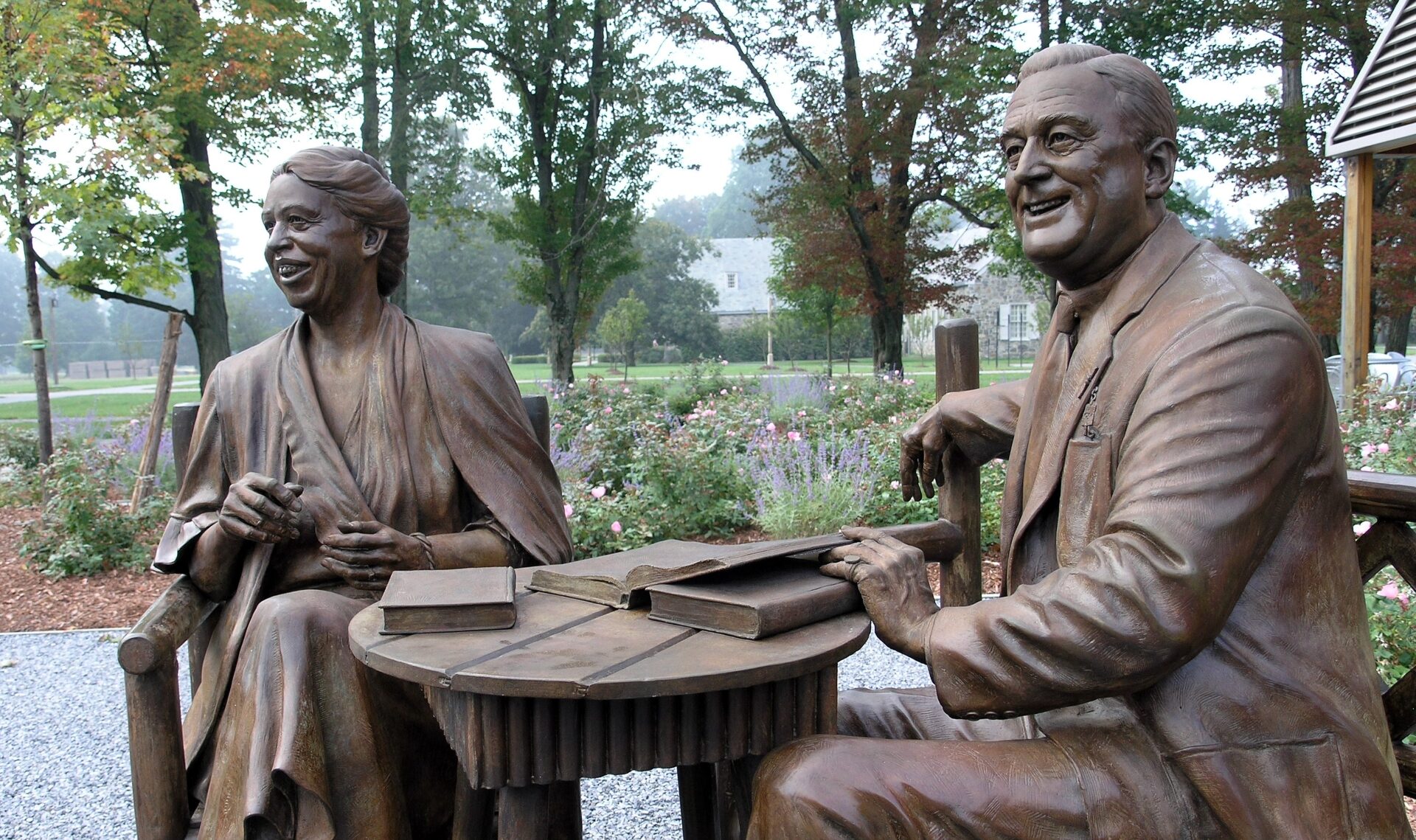 FDR & Eleanor Roosevelt Bronze Statues outside museum