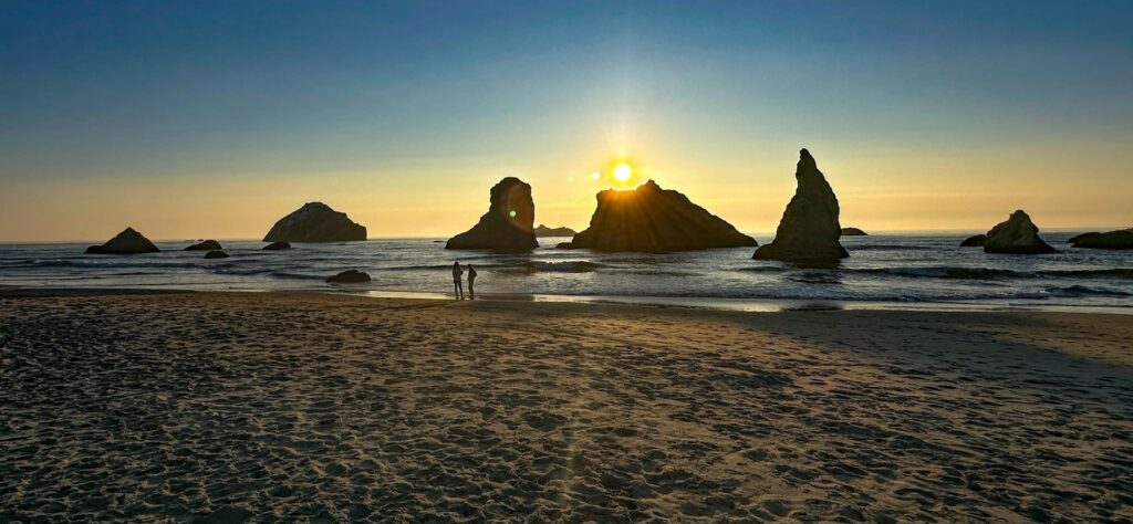 Face Rock Bandon_Oregon stunning sunset along the coast of Oregon