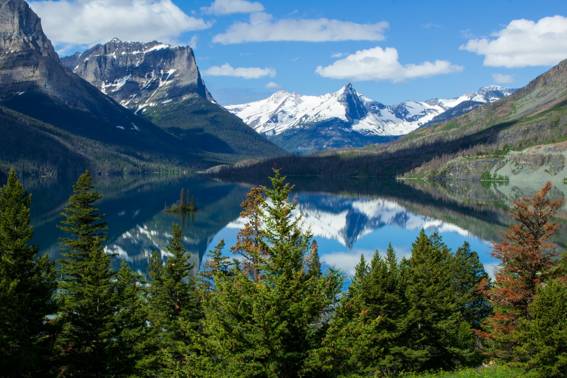 Glacier National Park_Saint Mary Lake beautiful lake & mountains