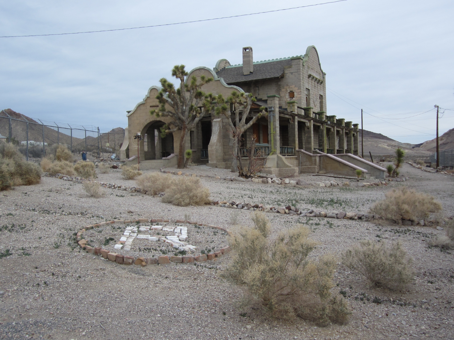 Rhyolite Ghost an abandoned building