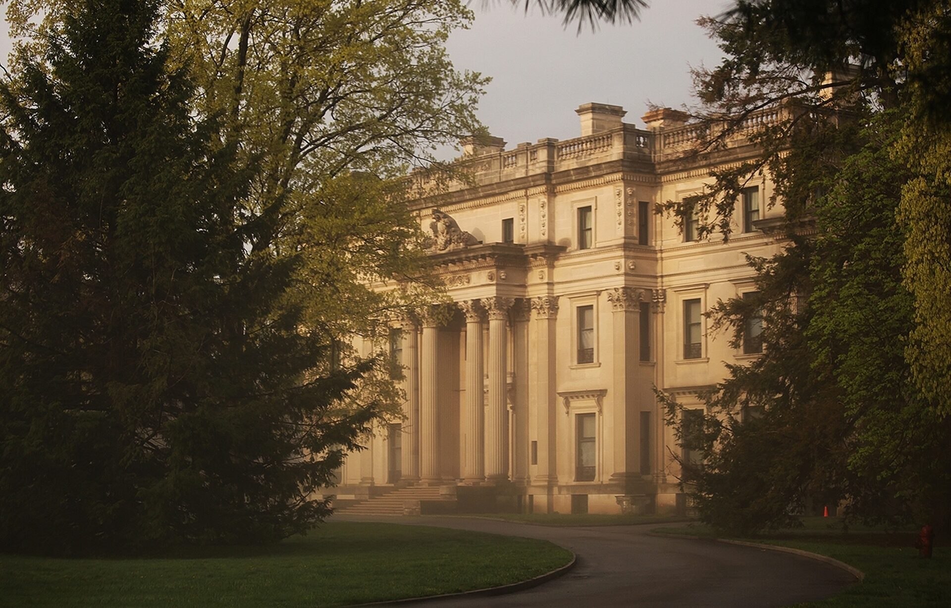 Vanderbilt_Mansion stunning historical building