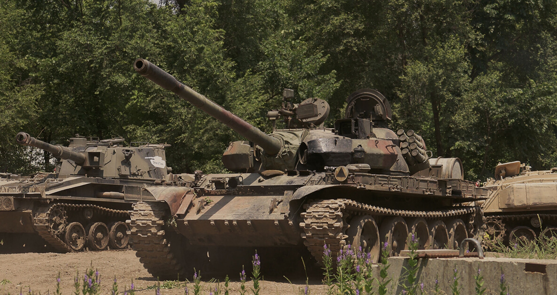 Drive A Tank in Minnesota - the 5 Star Commander experience