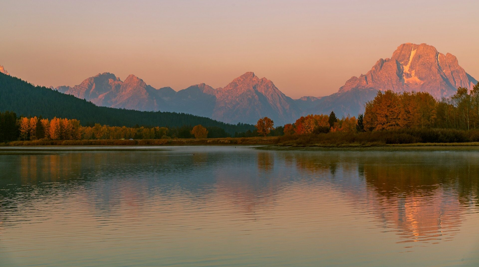 Grand Teton, Wyoming USA stunning scenery in Fall of the lake & mountains