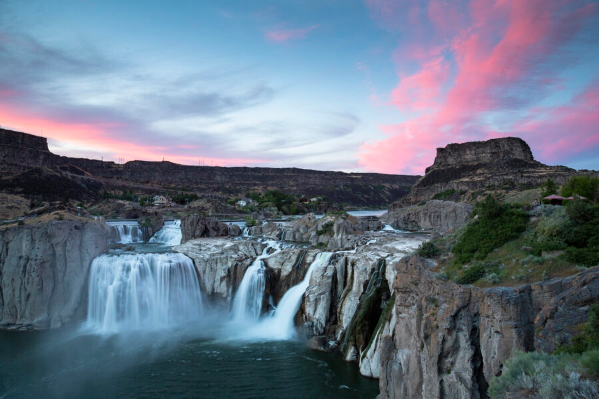 Shoshone Falls at sunset