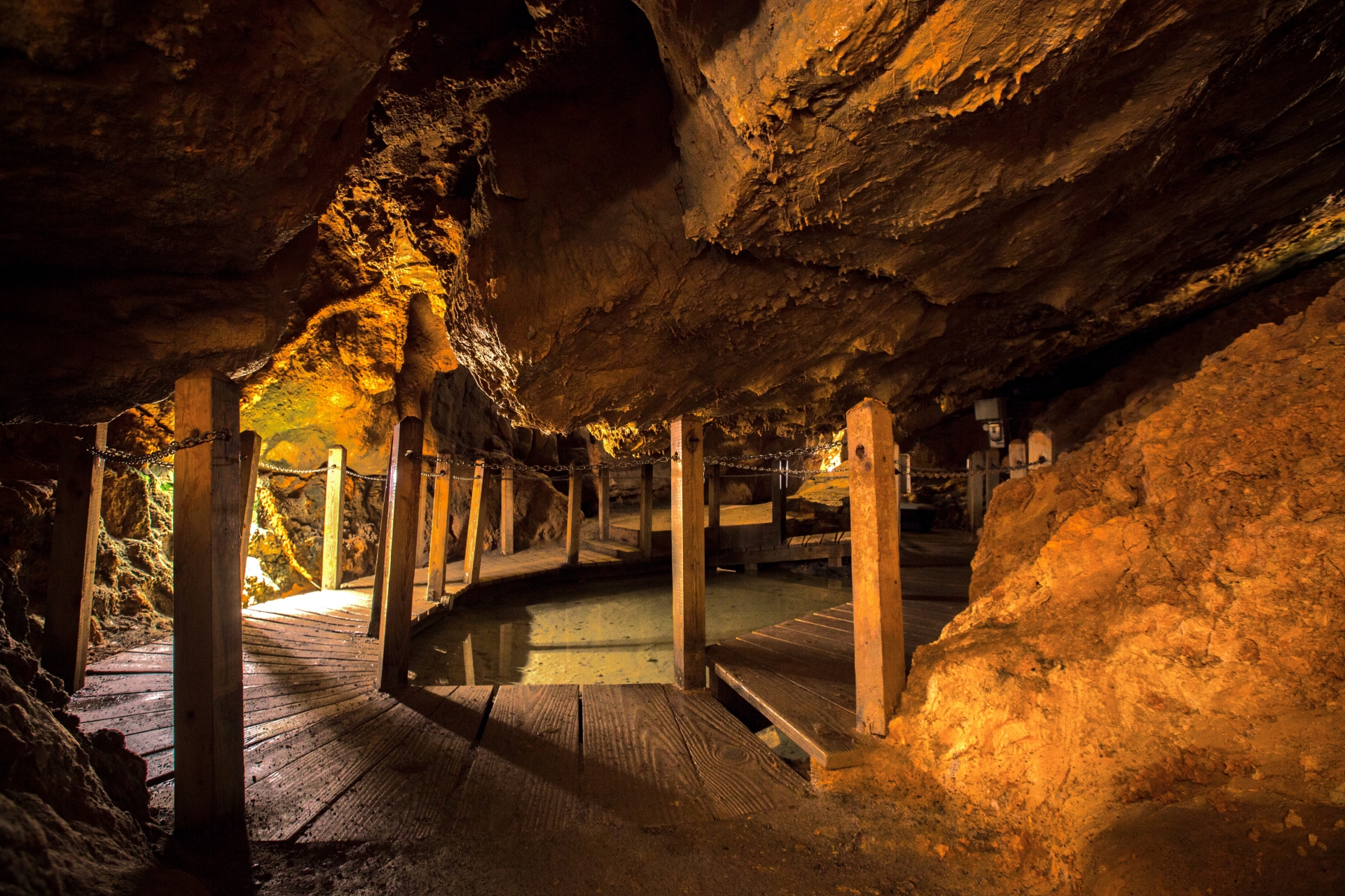 Caverns at Natural Bridge inside view lit up