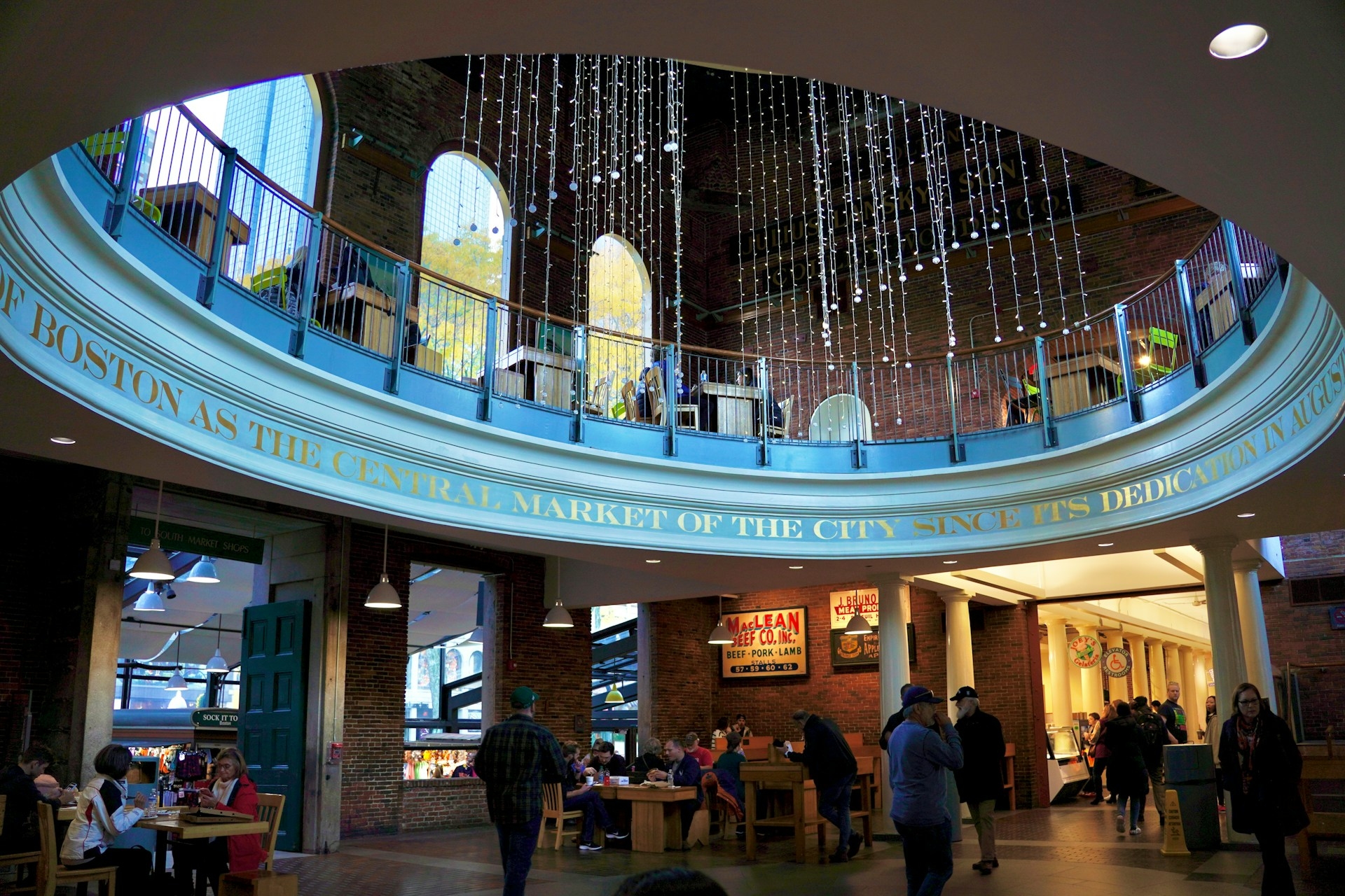 Faneuil Hall Marketplace top place for shopping in Boston