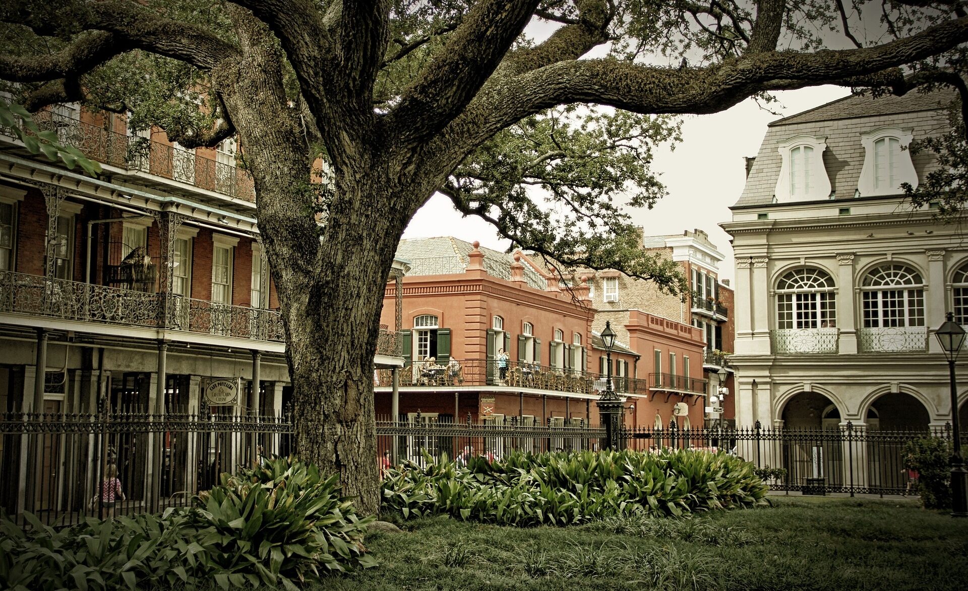 French Quarter New Orleans Image by llambrano from Pixabay e1713085576728