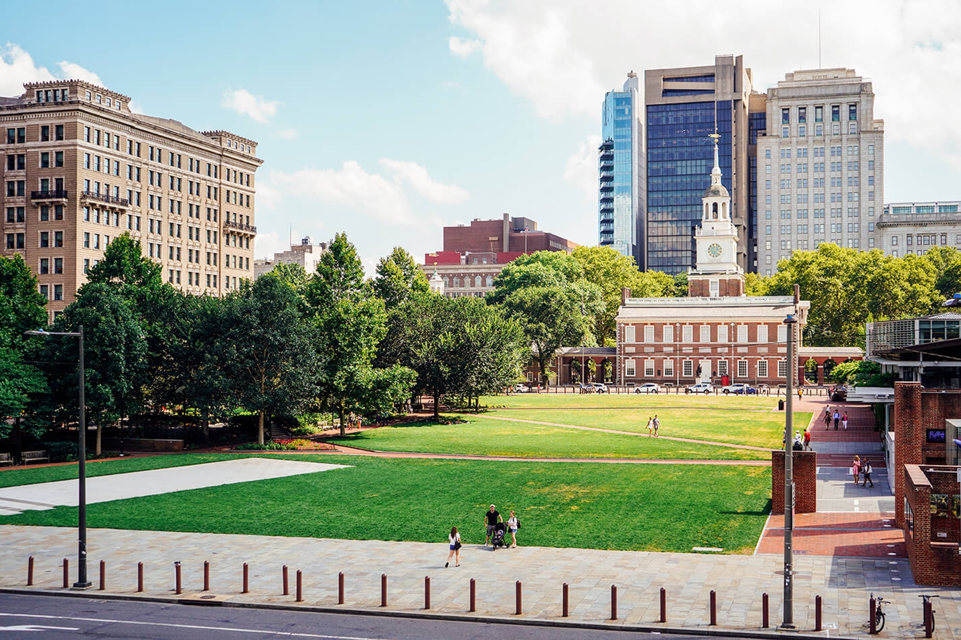 Independence Hall Historic National Park with people taking photos in the forground