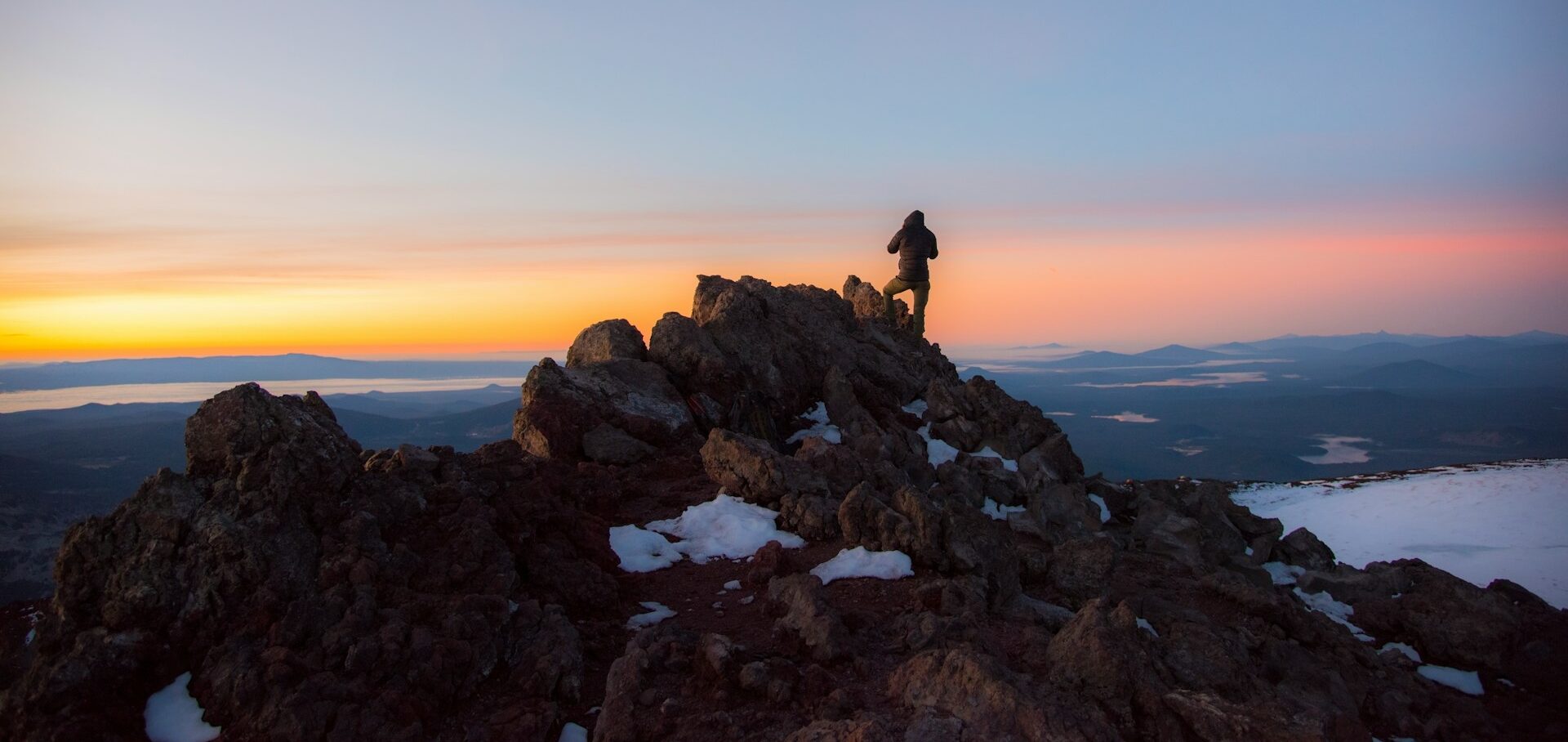 Over looking Oregon from South Sister Mountain Image By derek sears unsplash e1713487774604