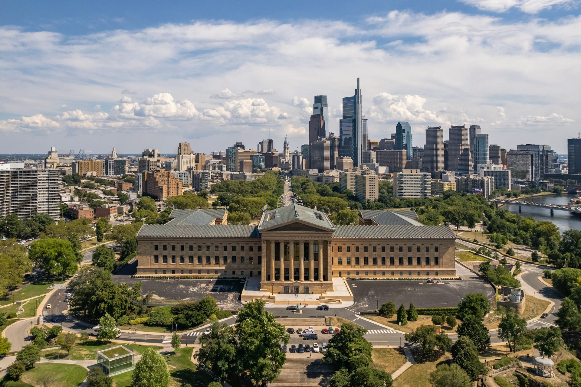 Philadelphia Museum of Art arial view of the museum large pillars in the front