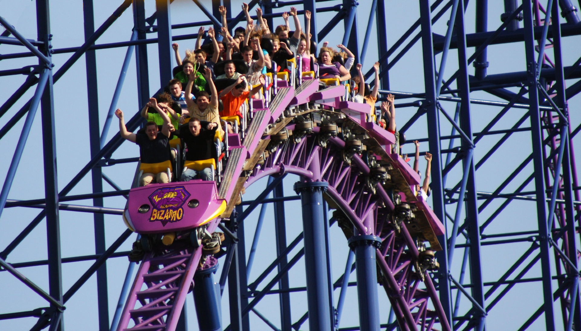 Six Flags New England_Bizarro exciting theme park in Boston Massachusetts
