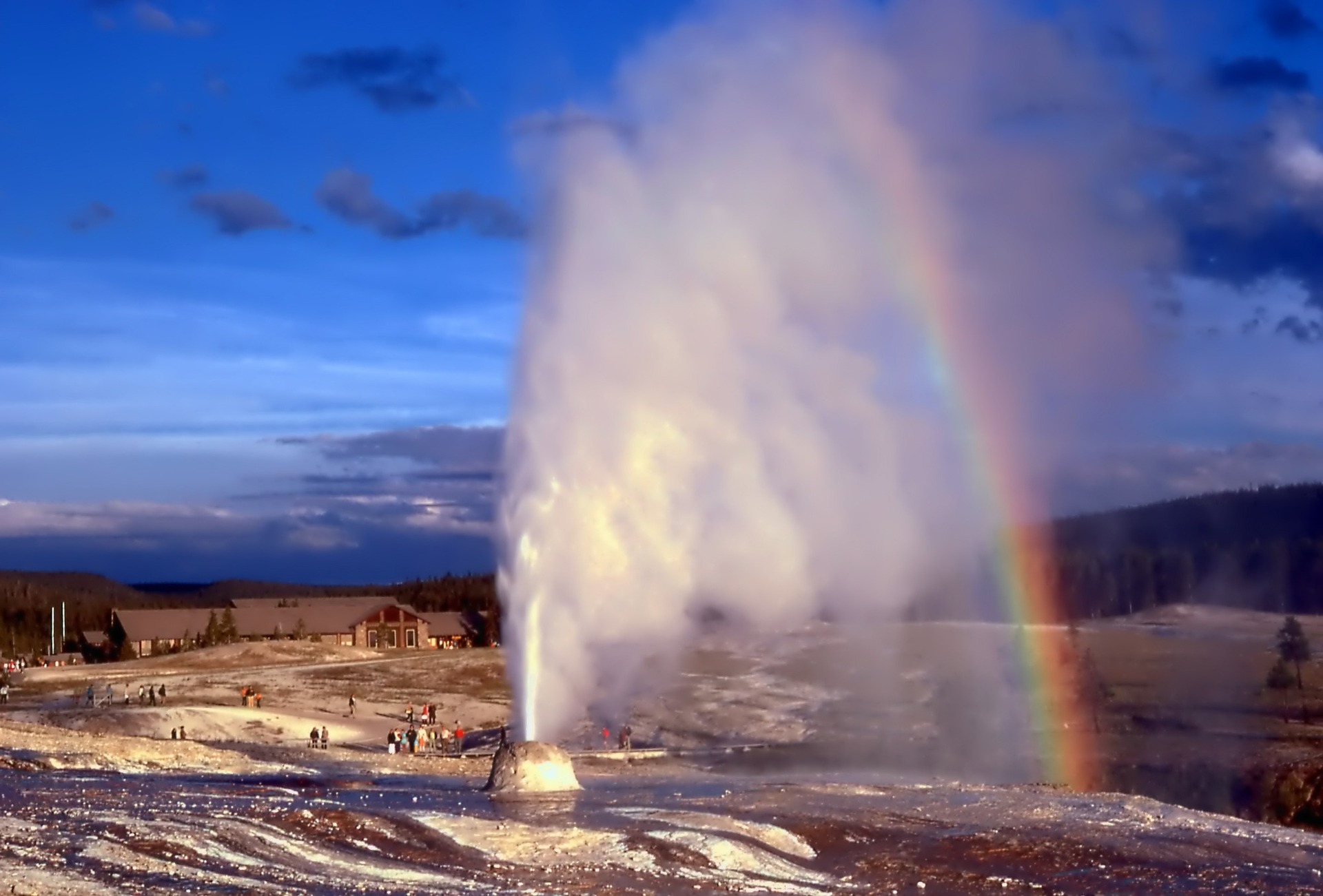 Yellowstone Geyser Montana has a small part of Yellowstone in their state