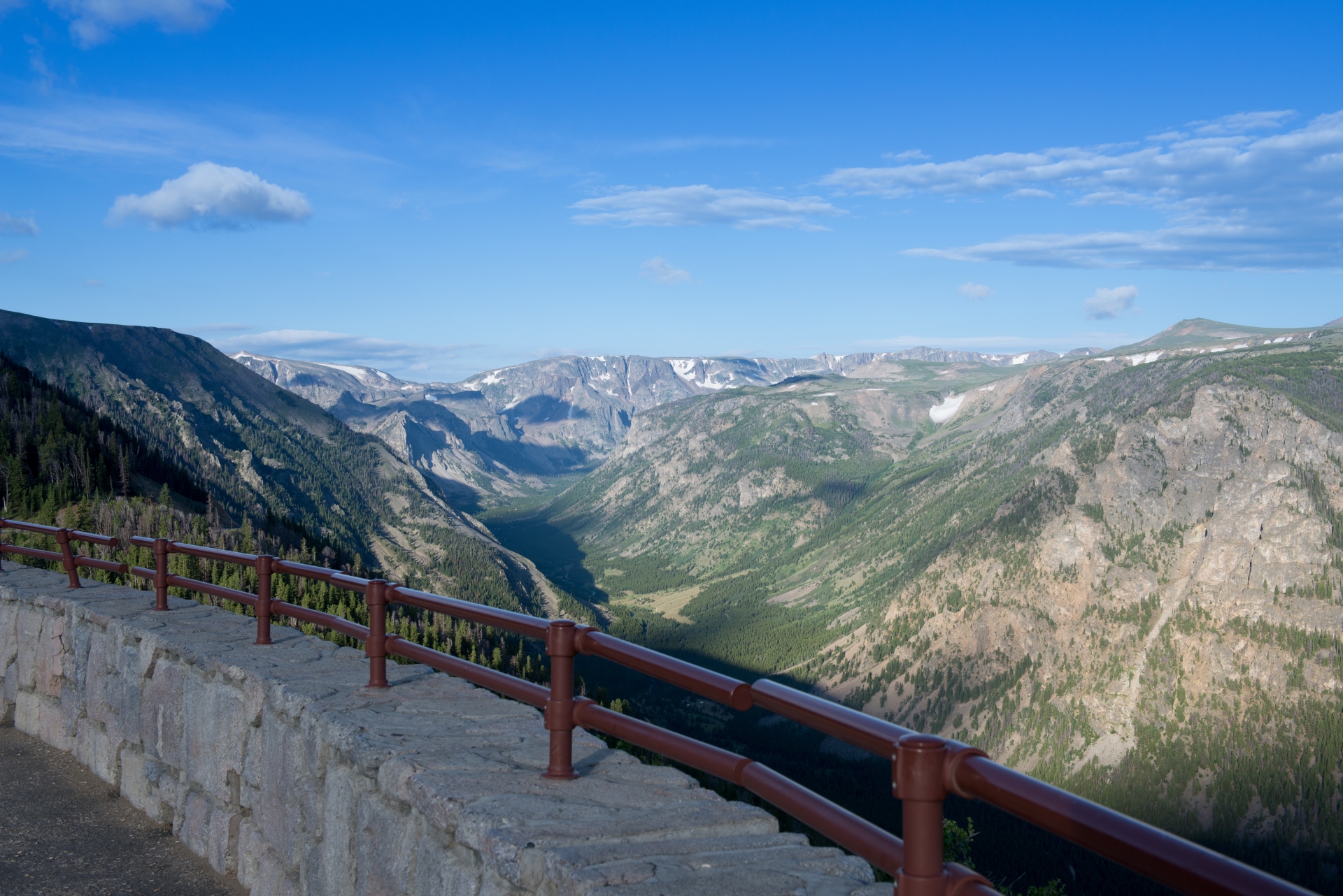 Lookout point at Beartooth Highway