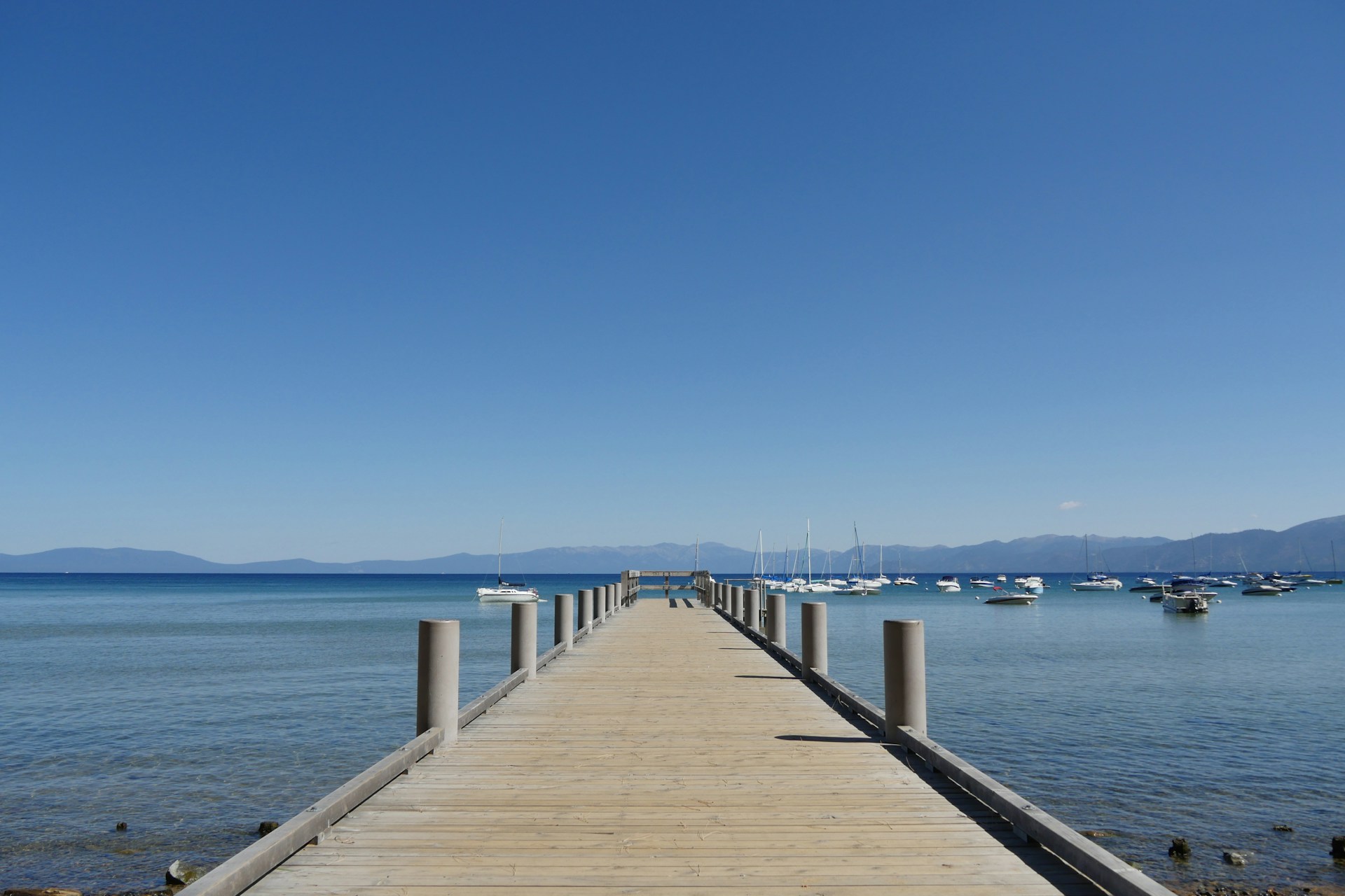 Boat Hire Image Lake Tahoe Image By patrick ogilvie unsplash
