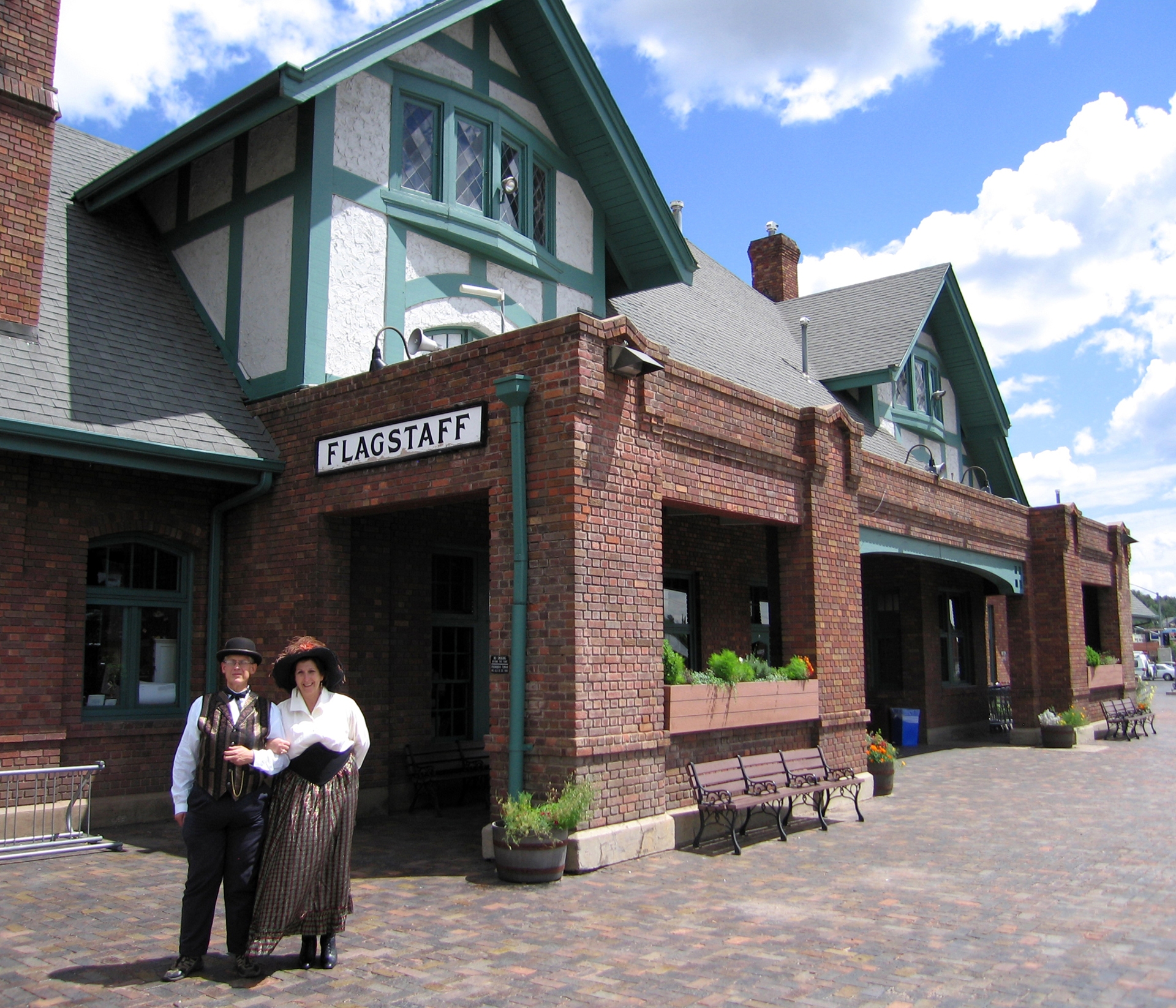 Flagstaff Visitors Centre Historical Dress_Entry to the Grand Canyon