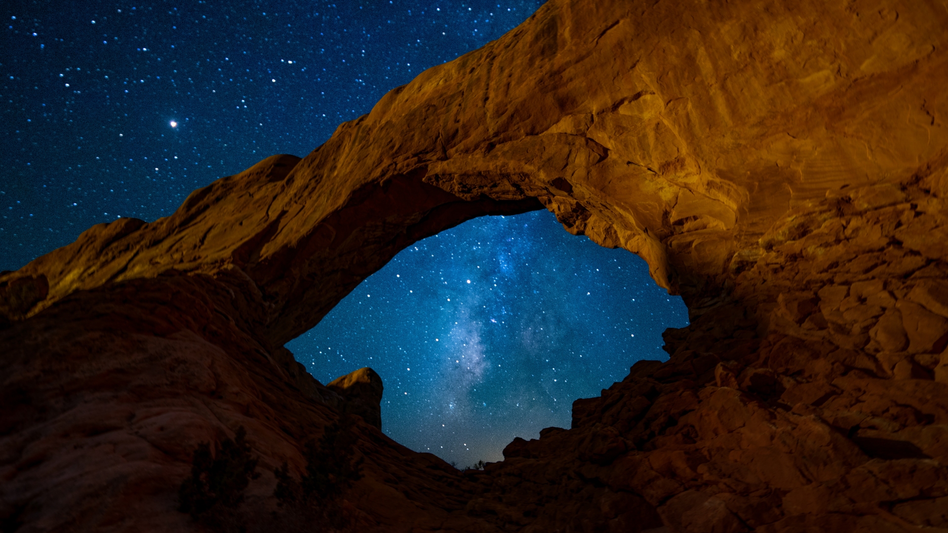 Arches National Park Arch night shot Salt Lake city Image By Tom Gaynor Unsplash