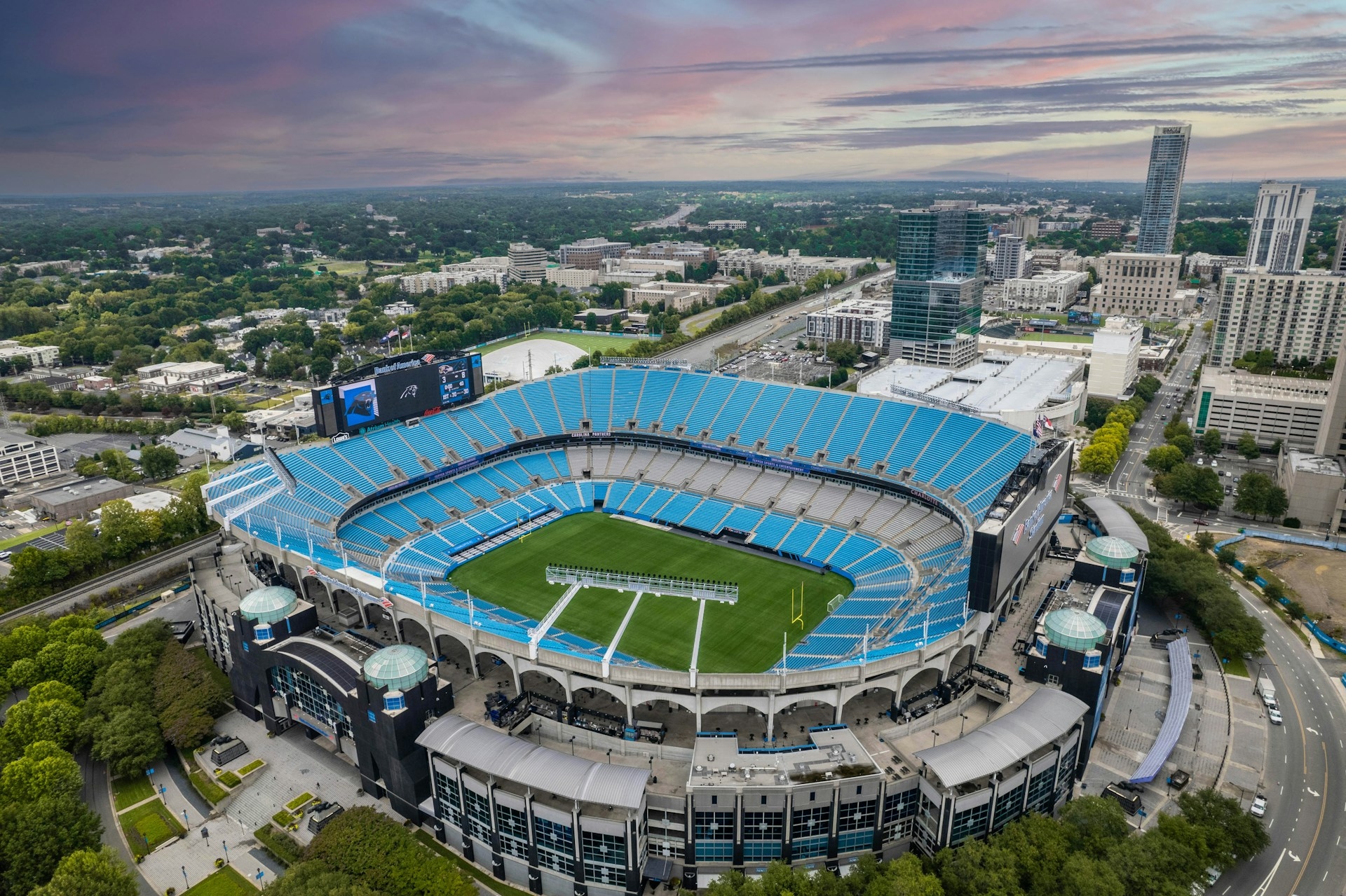 Football Stadium Charlotte North Carolina Image by zac gudakov unsplash