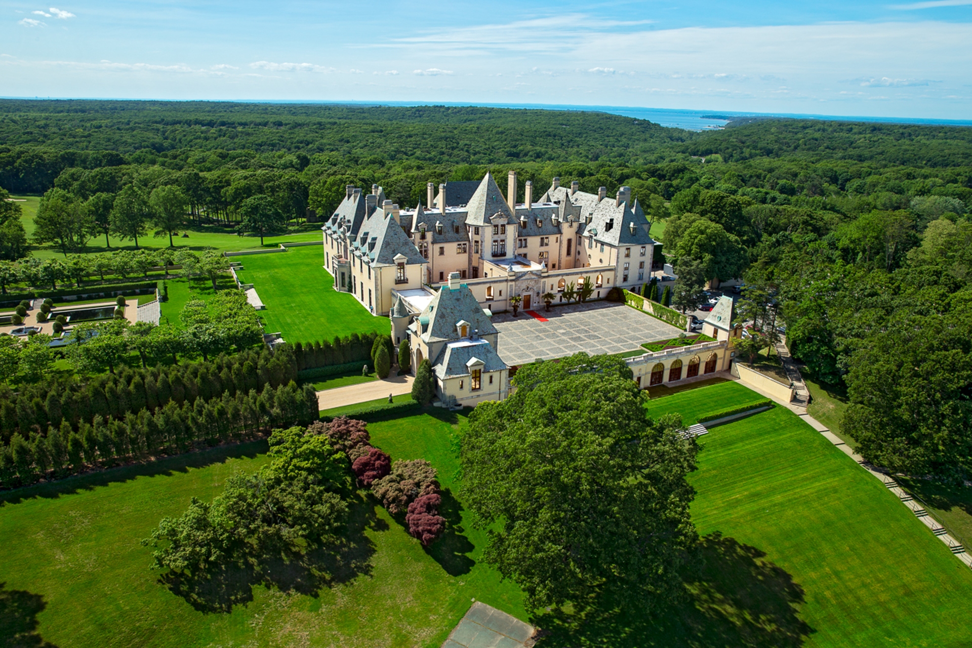 Oheka Castle Long Island New York State arial view of the castle showing the stunning green grass & manicured lawns