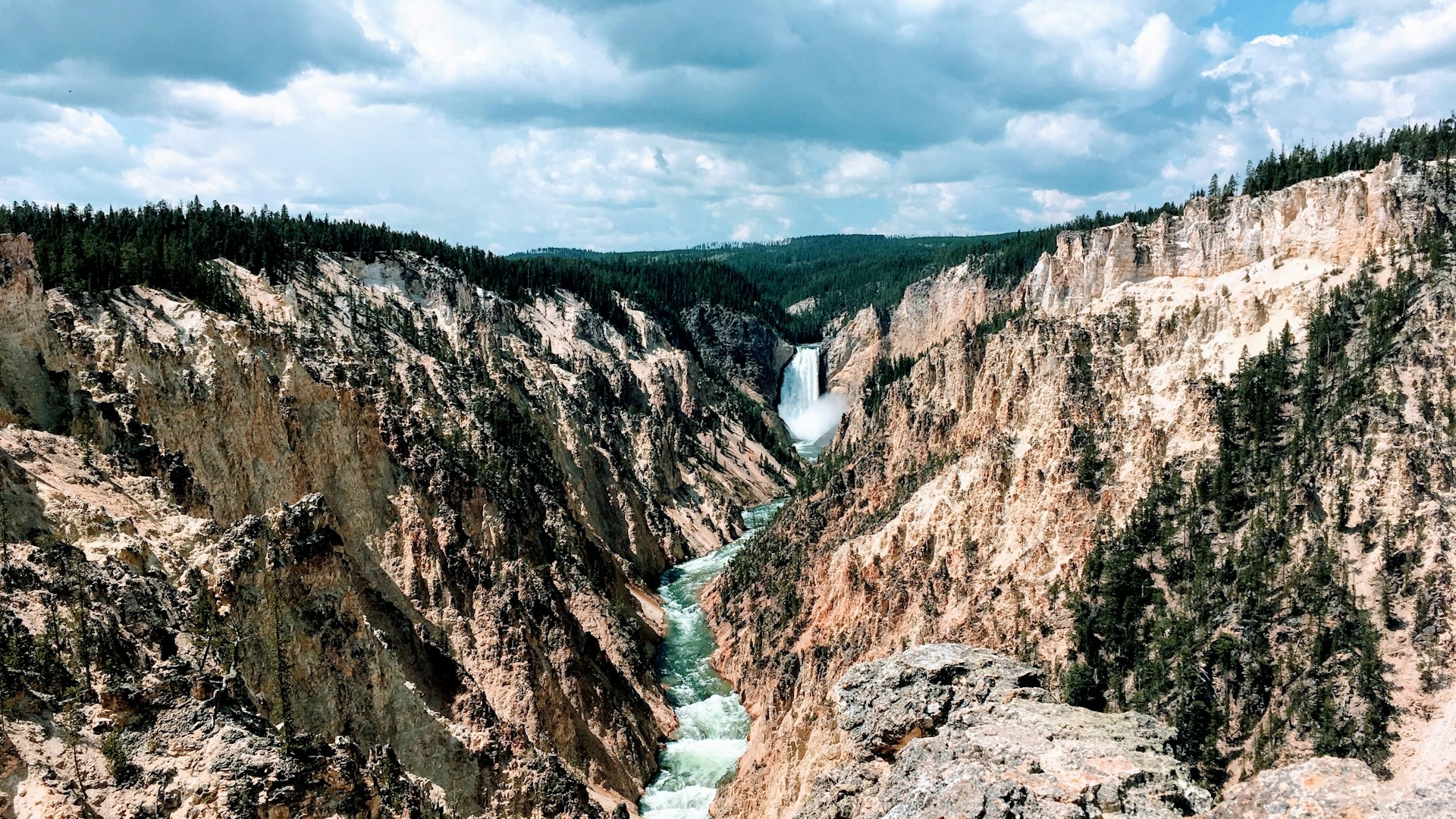 Yellowstone 22The Grand Canyon of Yellowstone22 WY Image By nuhil mehdy unsplash