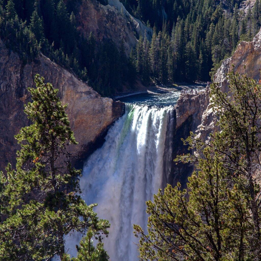 Yellowstone National Park Waterfall Wyoming Image by Klaus Stebani from Pixabay e1719306042454