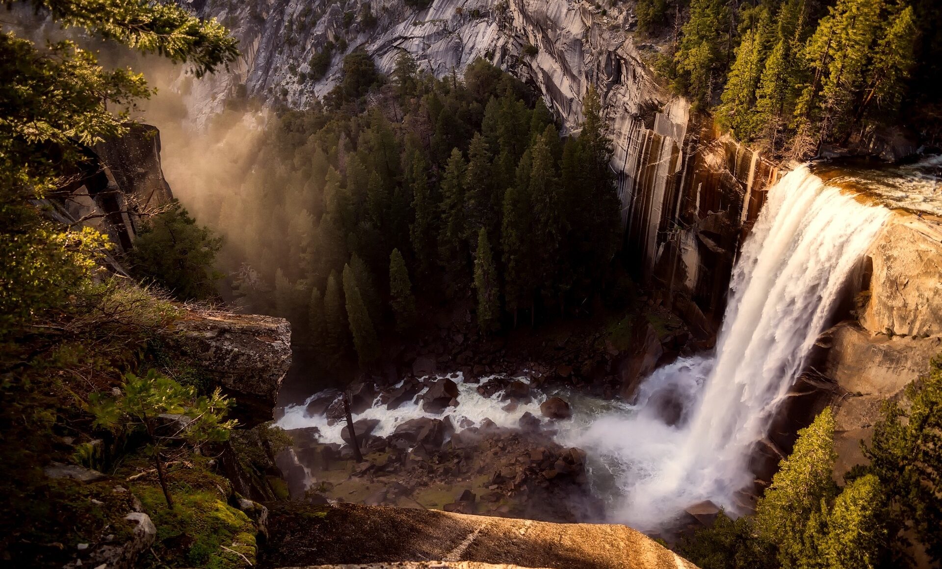 Yosemite Waterfall CA Image By 12019 Pixabay e1720682170495