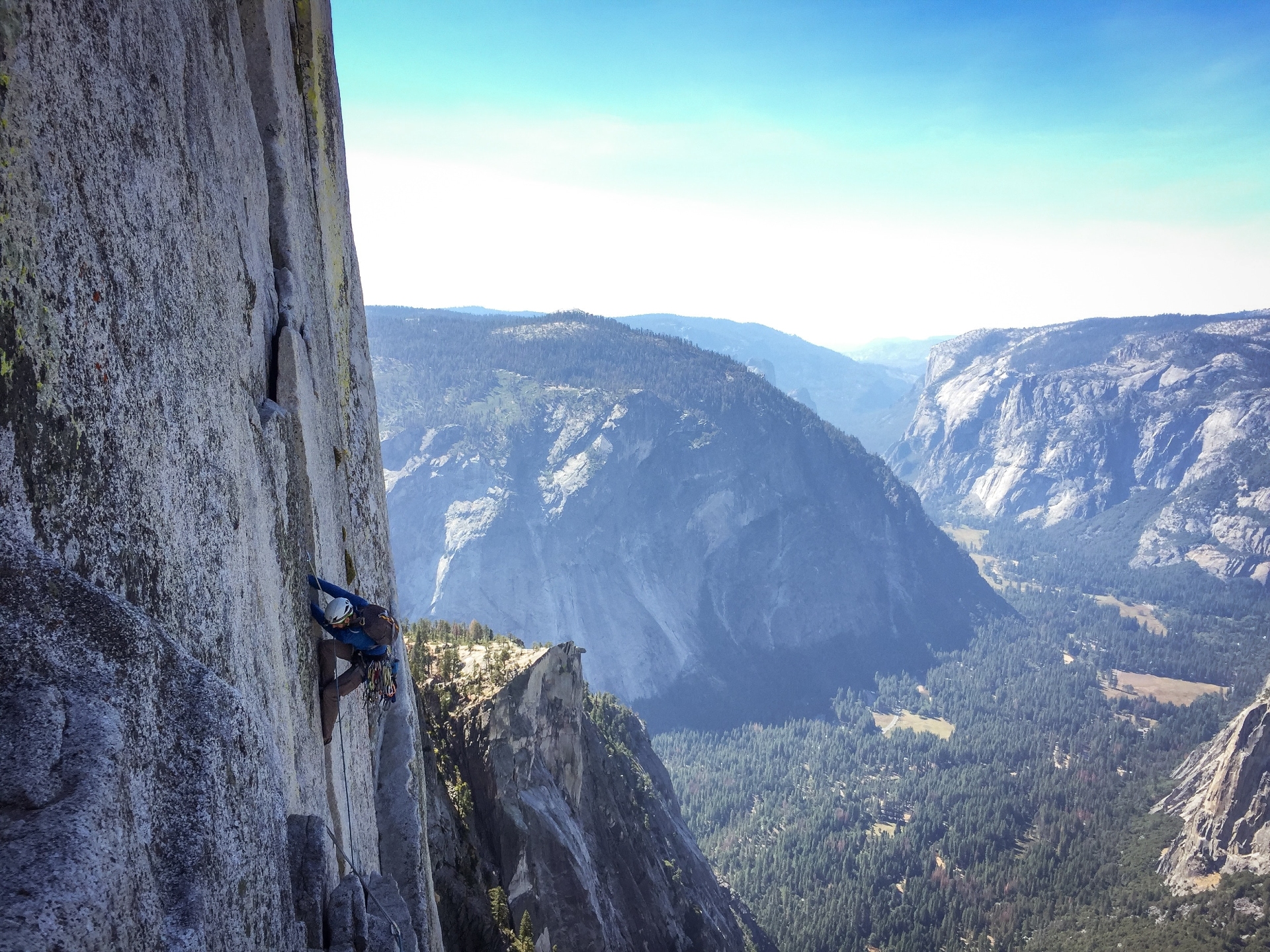 Yosemite rockclimbing unsplash