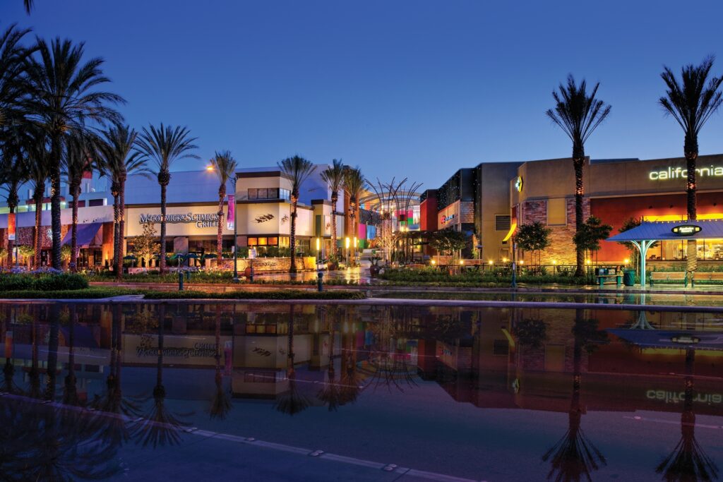 Anaheim Garden Walk Credit Visit Anaheim 1