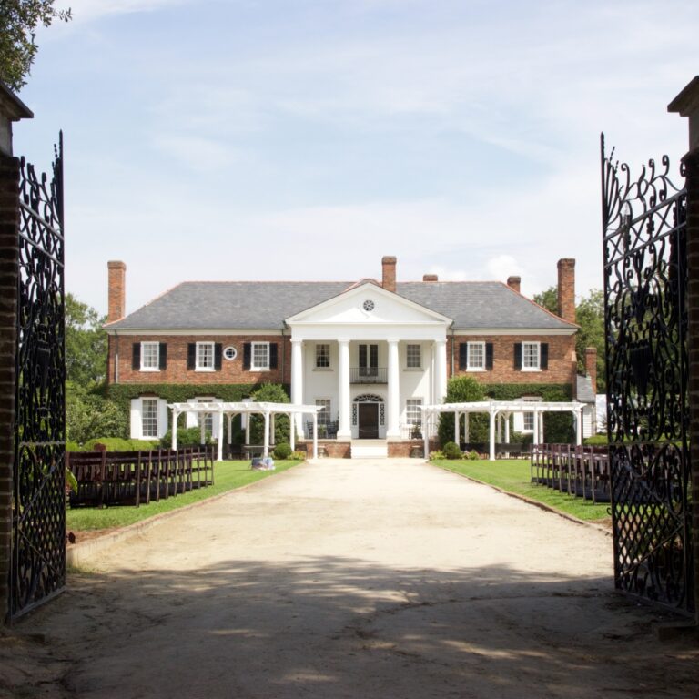 Boone Hall Plantation South Carolina Image by Conny from Pixabay 1 e1722142327581