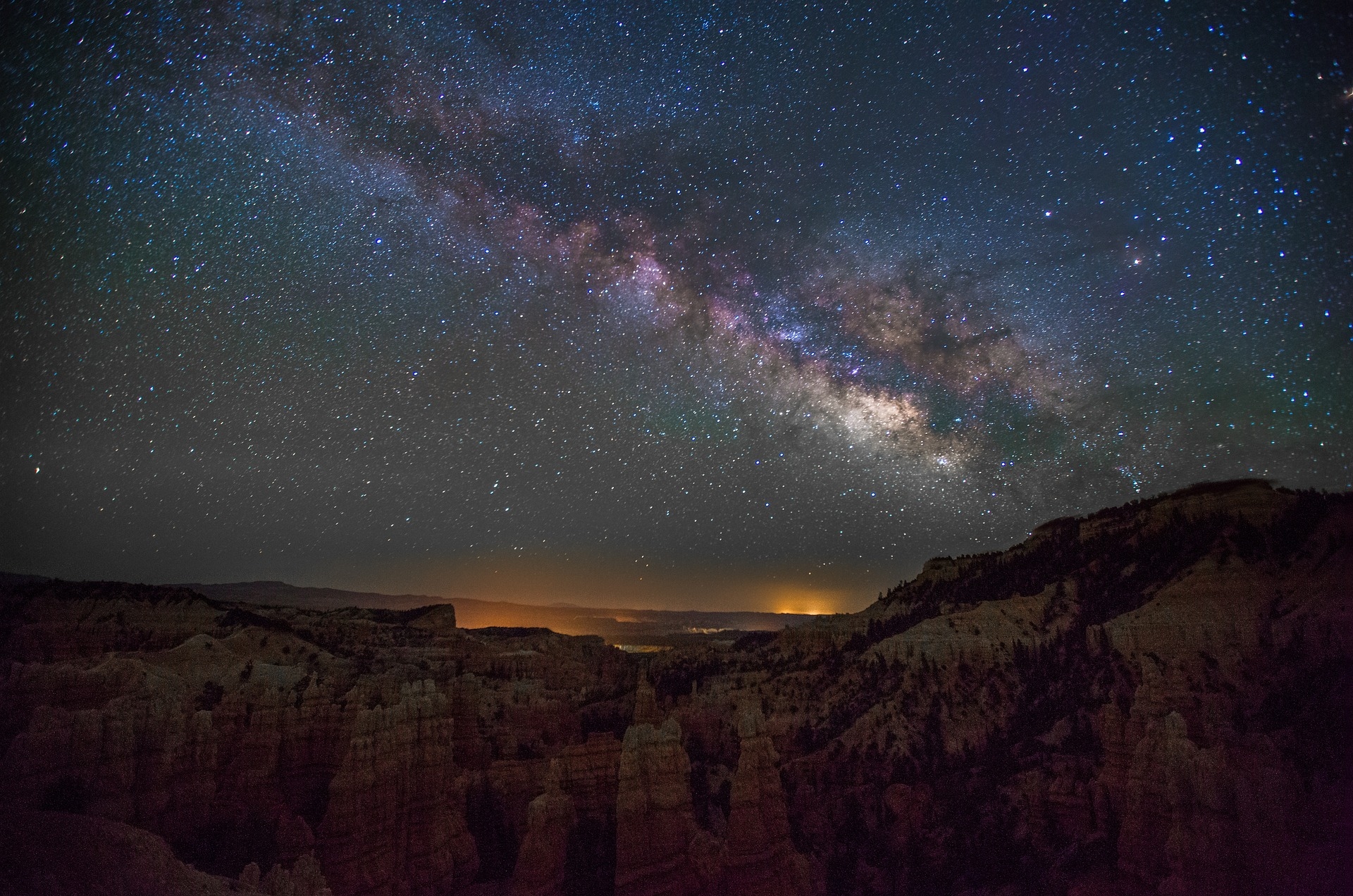 Bryce Canyon stargazing fairyland canyon Image by Adam Derewecki from