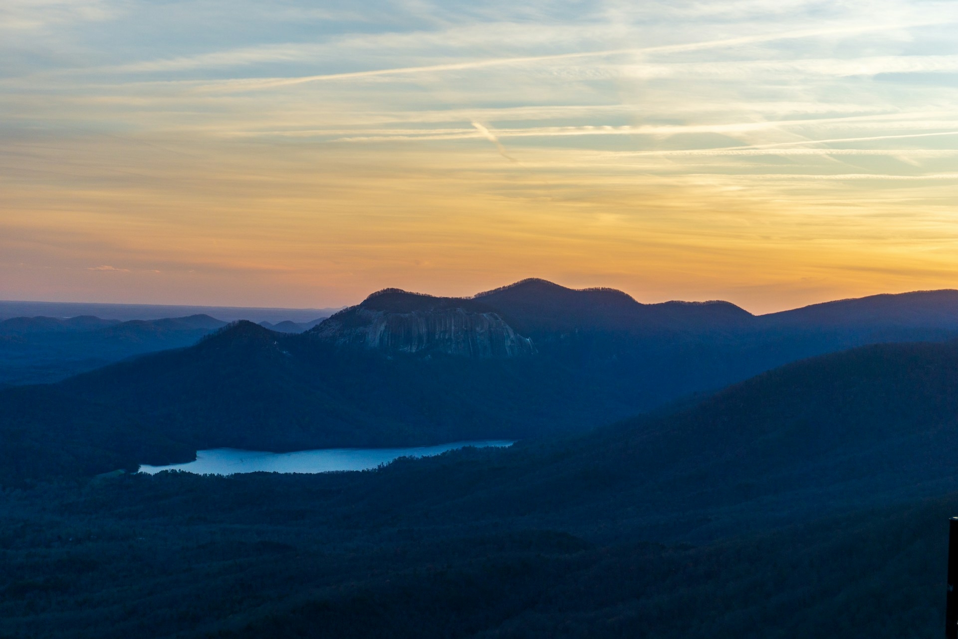 Table Rock South Carolina Image By sara parlier unsplash