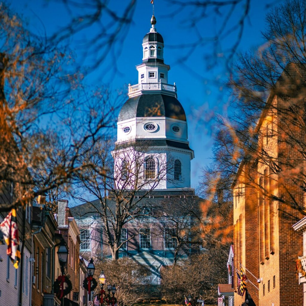 Annapolis State Capitol Buiding Maryland Image By nils Huenerfuerst unsplash scaled e1726031273603