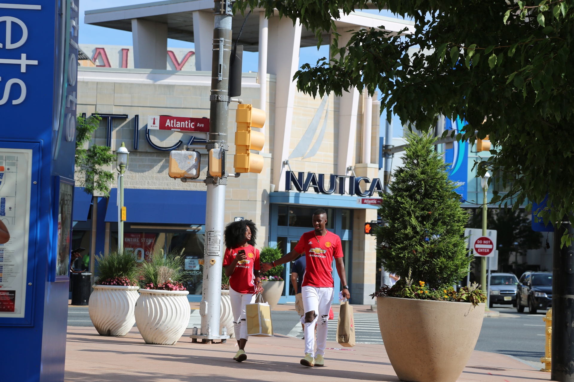 Atlantic Cit New Jerseyj Tax free Shopping at Tanger Outlets The Walk Image By The Tour Operator