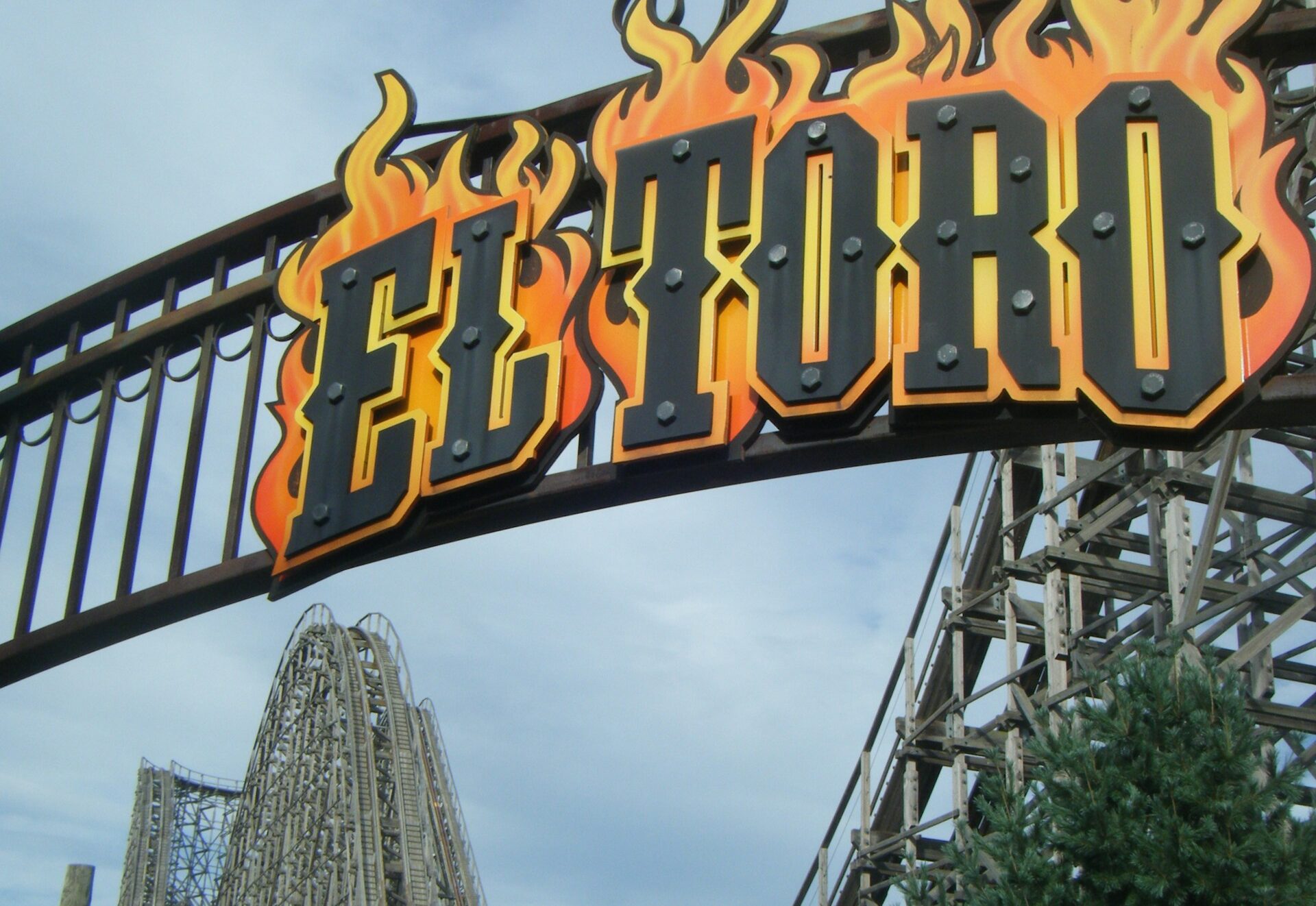 Six Flags Jackson New Jersey Image By ruben silva unsplash e1726277380795