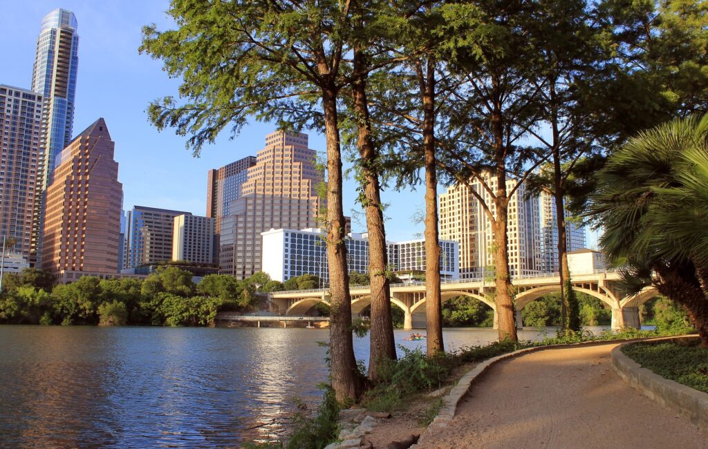 Austin Texas Ladybird Lake Image by Deborah Jackson from Pixabay