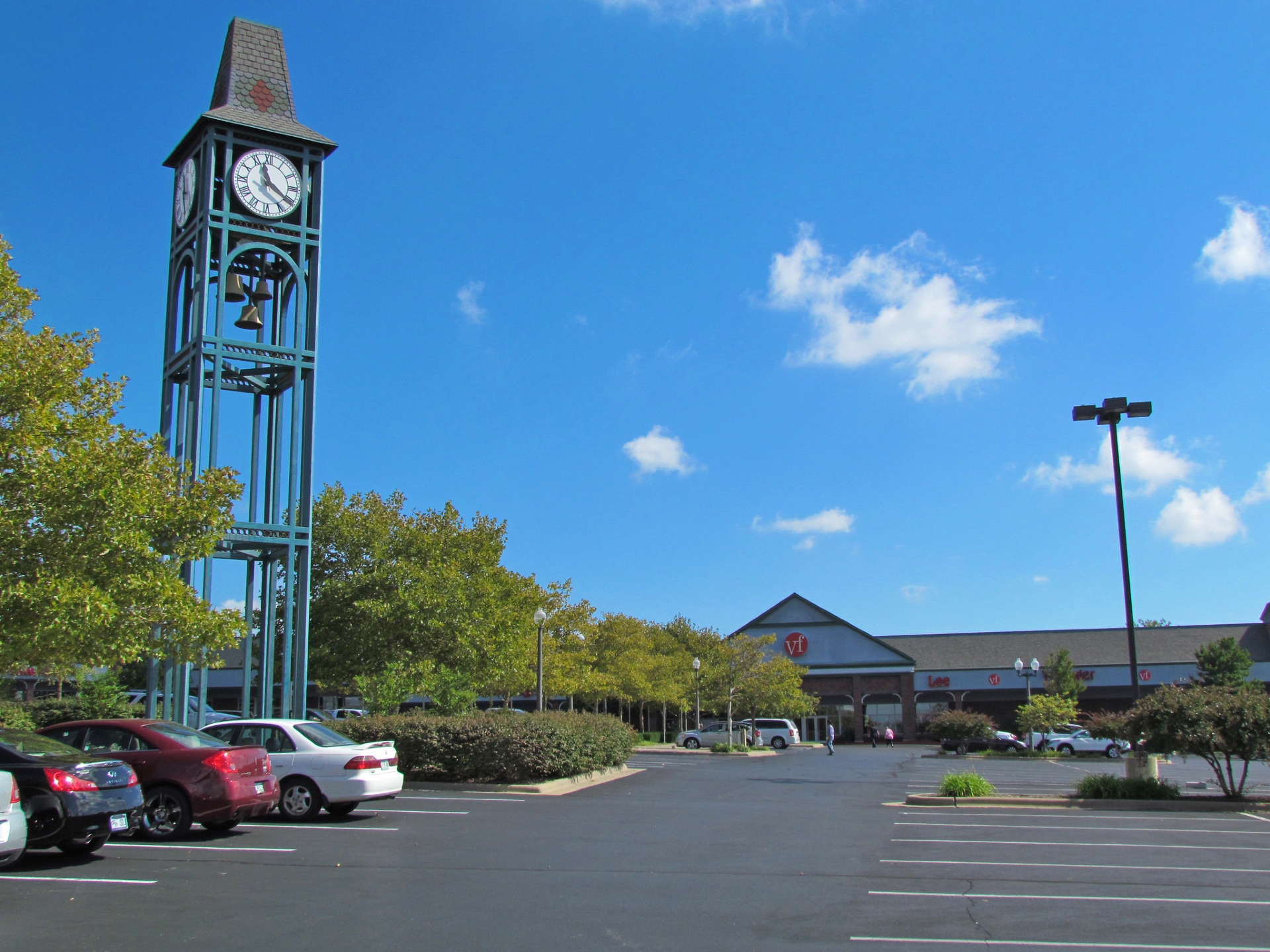 Branson Meadows Shopping Mall Missouri Image By Branson Convention Visitors Bureau