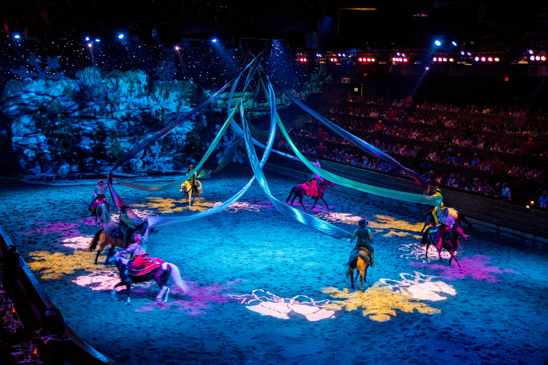 Dolly Parton Stampede Attraction Branson Missouri Image By Branson Convention Visitors Bureau