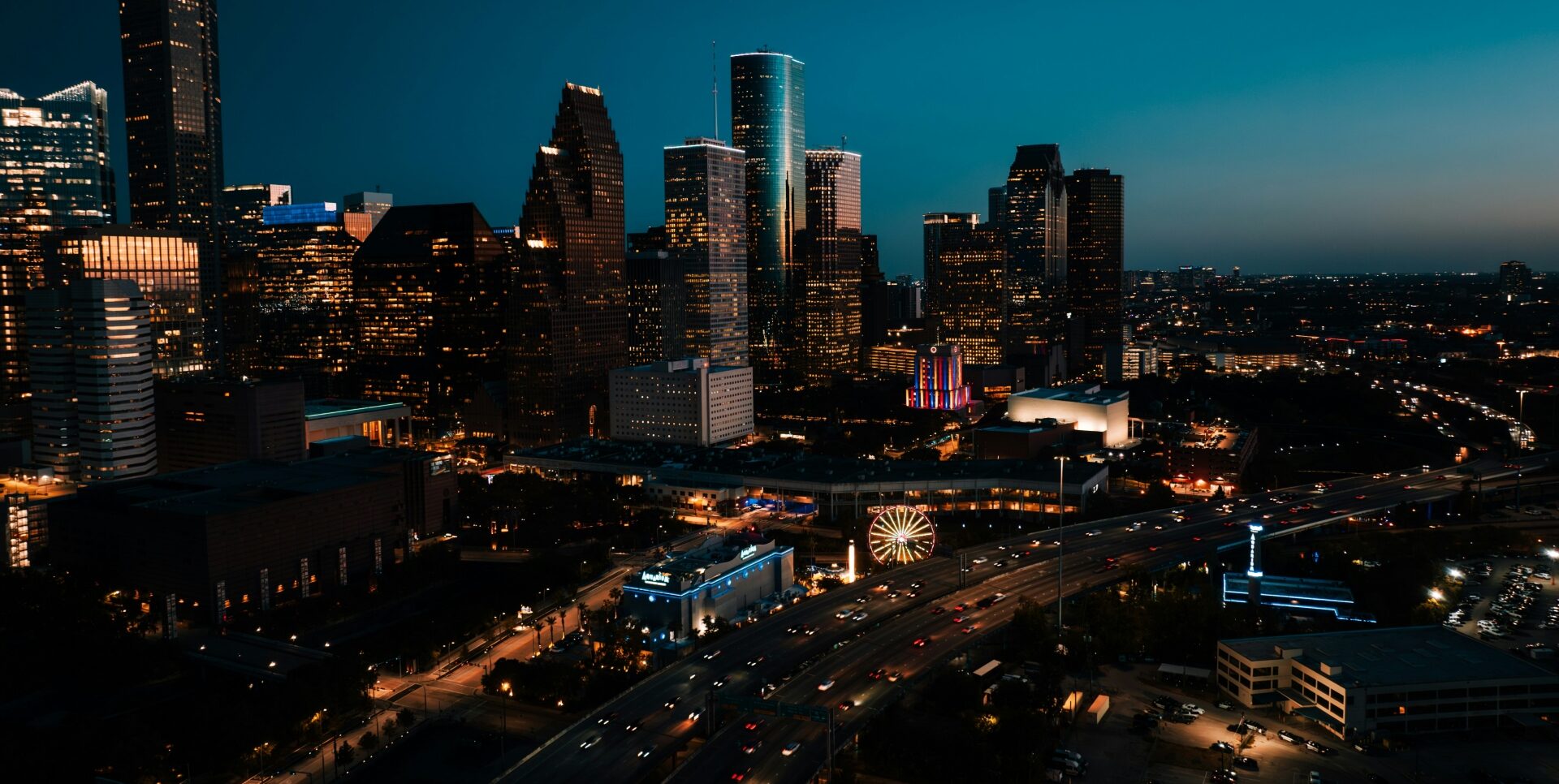 Houston at night Texas Image By jeswin thomas unsplash e1772344319352