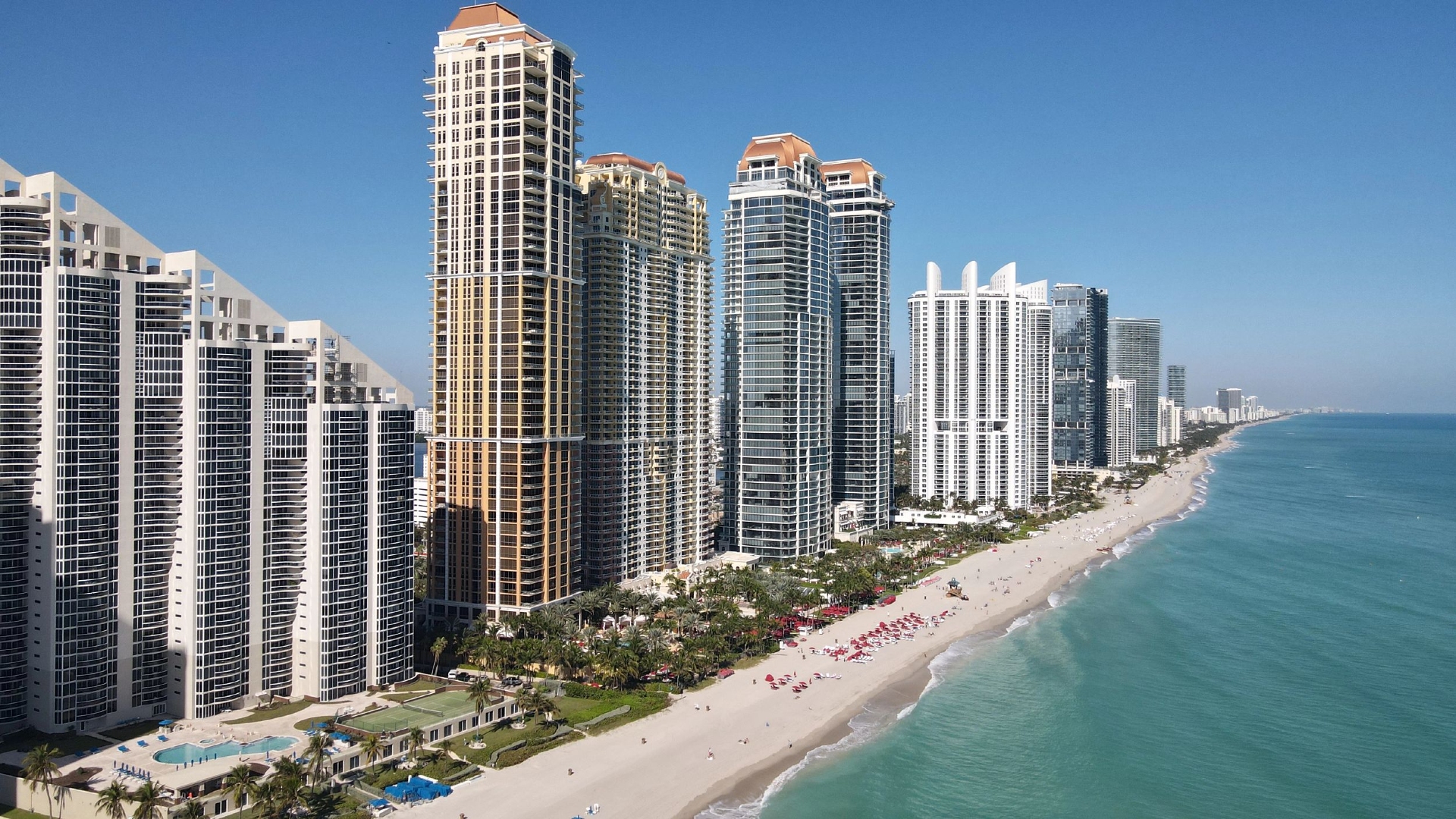 Sunny Isles Beach 12 19 23 Image By Greater Miami Convention Visitors Bureau copy