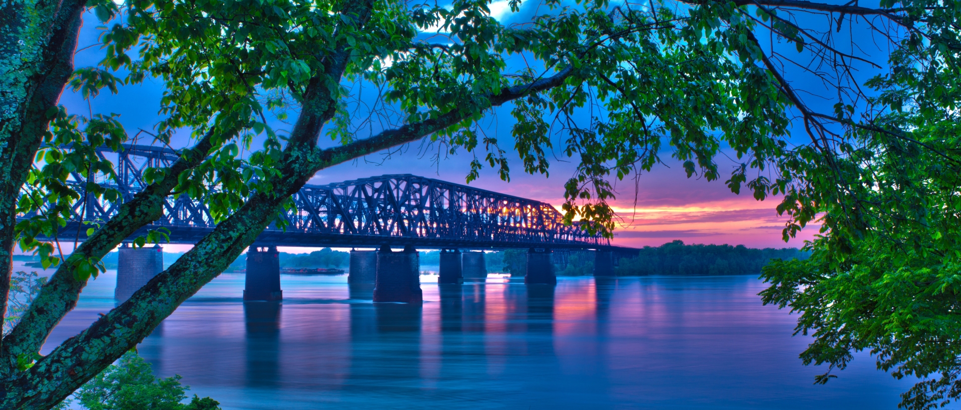 Landscape Mississippi Bridge 1515034 Image by James Cheney from