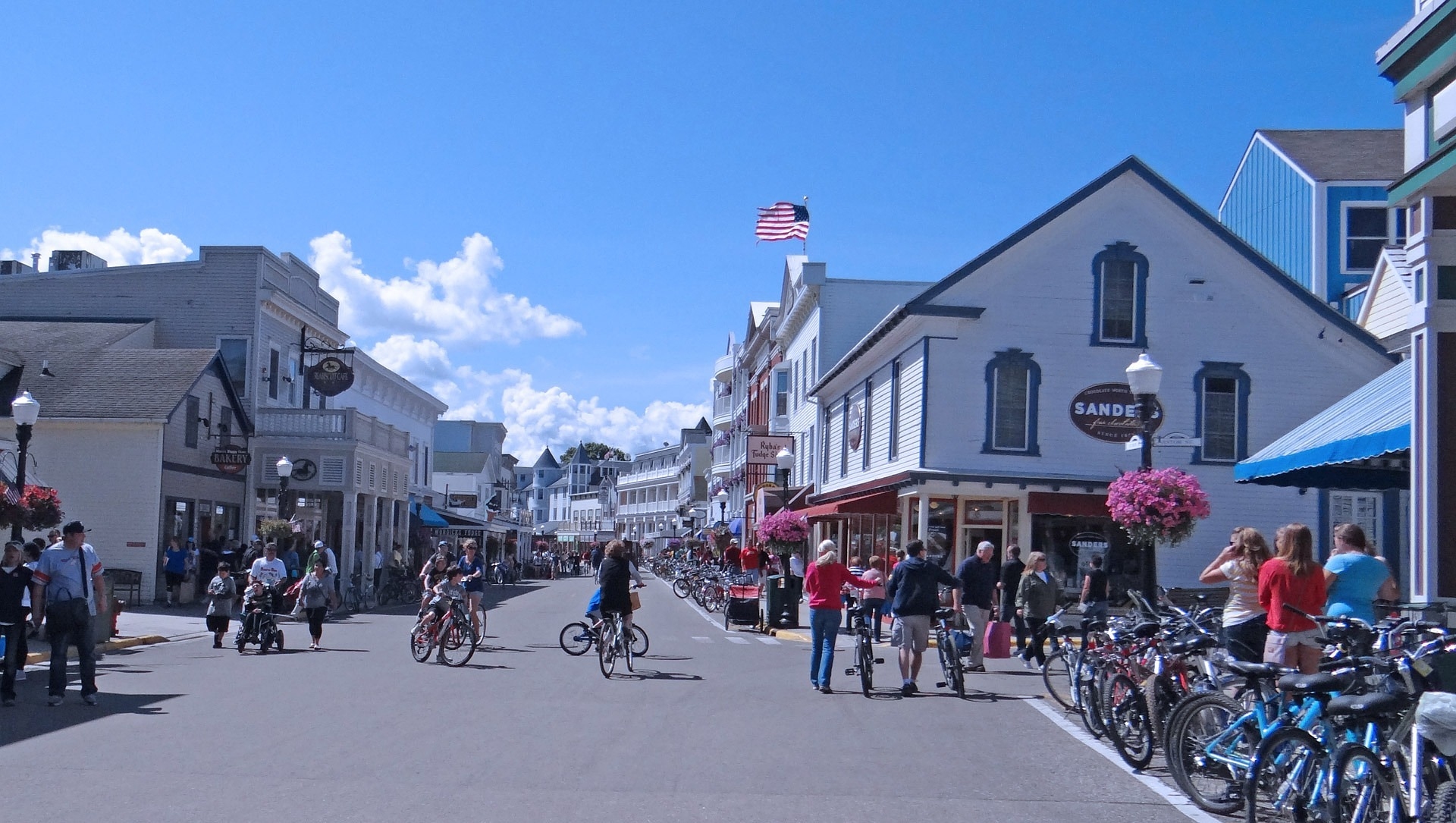 Mackinac Island Michigan mage by PublicDomainPictures from